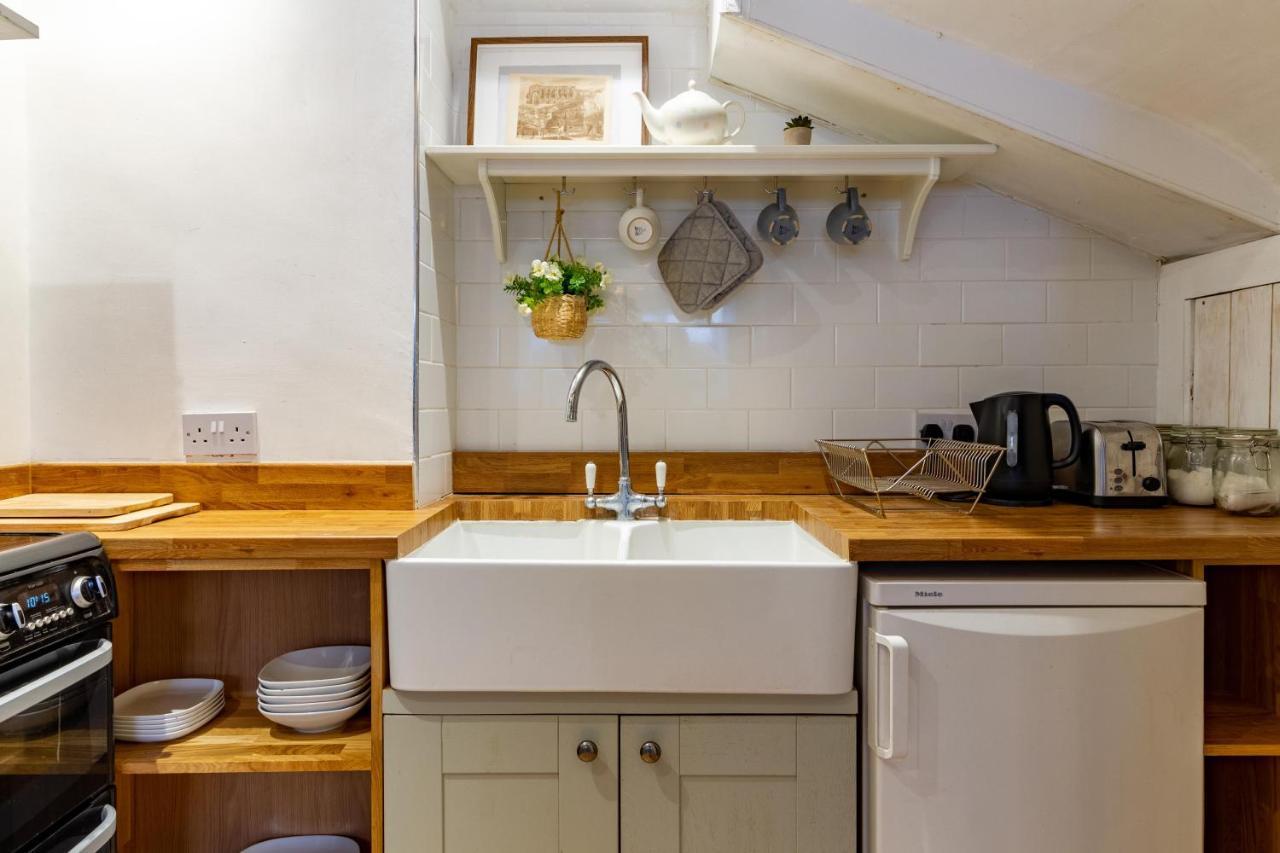 The Shoe Box Cottage With Allocated Parking Malmesbury Esterno foto