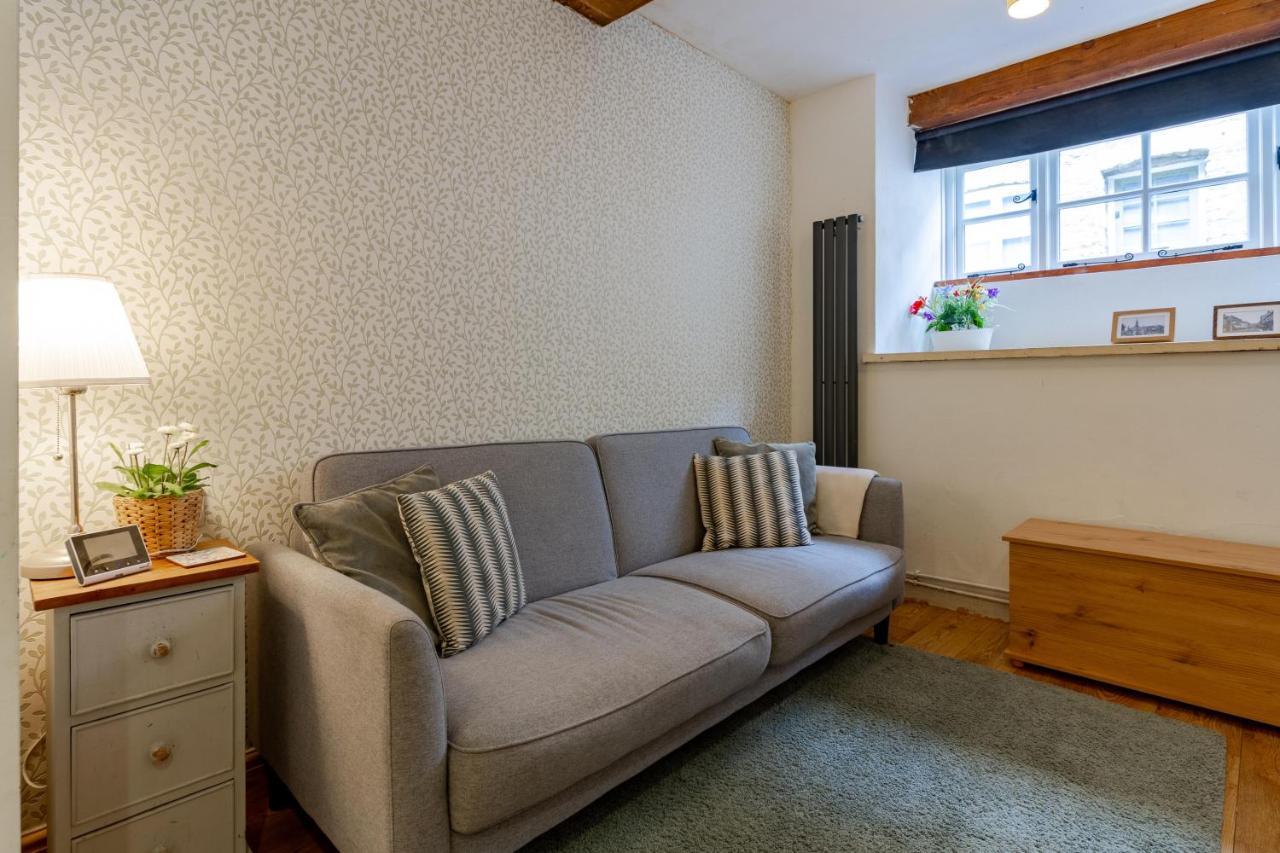 The Shoe Box Cottage With Allocated Parking Malmesbury Esterno foto