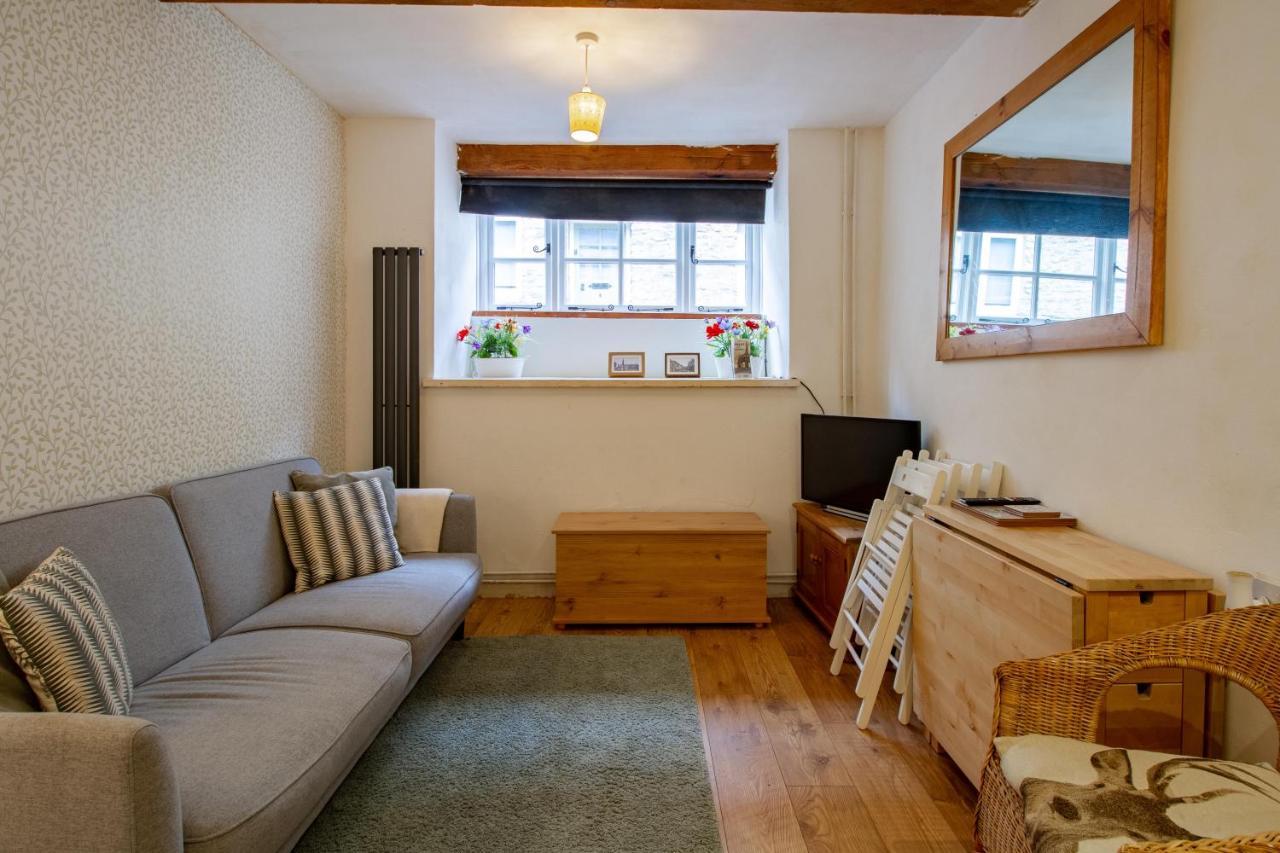 The Shoe Box Cottage With Allocated Parking Malmesbury Esterno foto