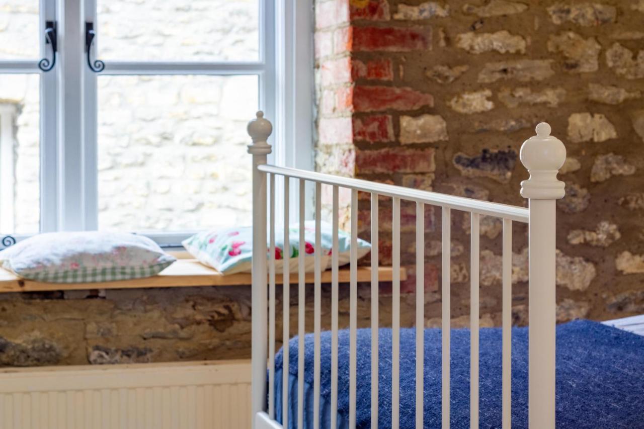 The Shoe Box Cottage With Allocated Parking Malmesbury Esterno foto
