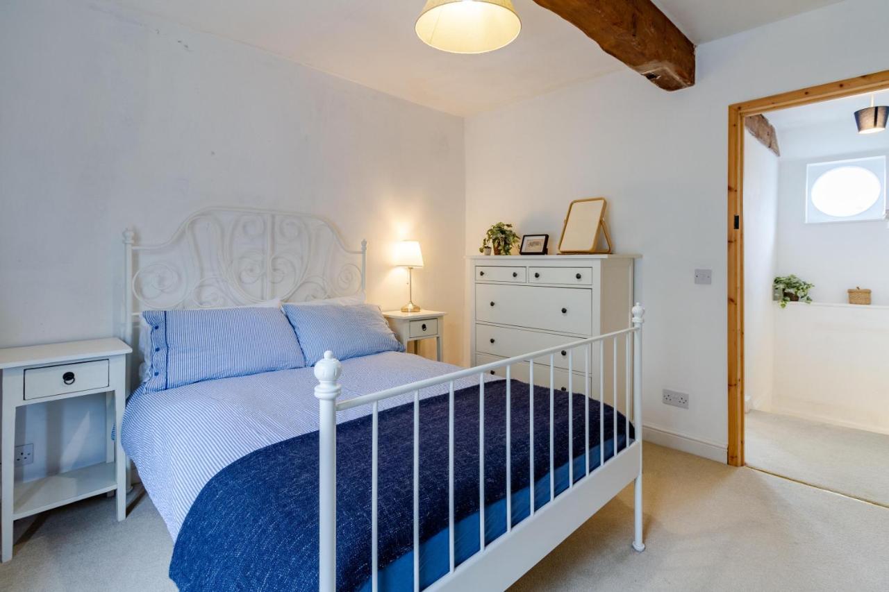 The Shoe Box Cottage With Allocated Parking Malmesbury Esterno foto