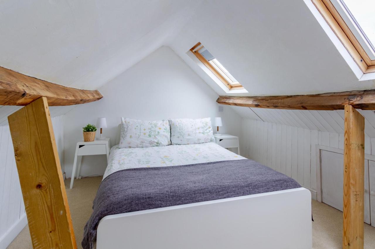The Shoe Box Cottage With Allocated Parking Malmesbury Esterno foto